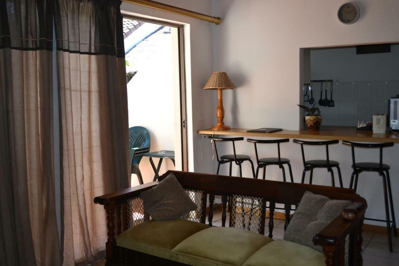 Crowned Crane Hotel Gonubie Ngoại thất bức ảnh