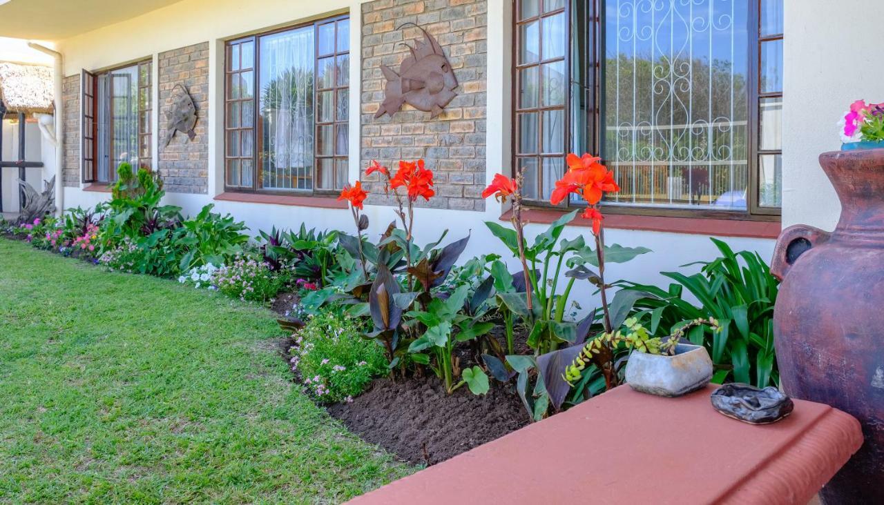 Crowned Crane Hotel Gonubie Ngoại thất bức ảnh
