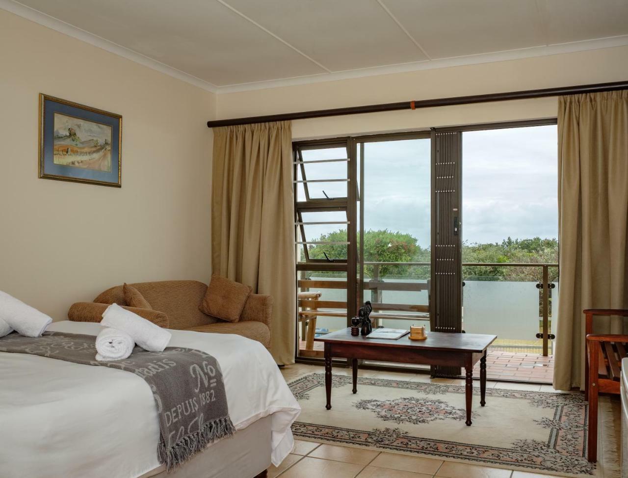 Crowned Crane Hotel Gonubie Ngoại thất bức ảnh